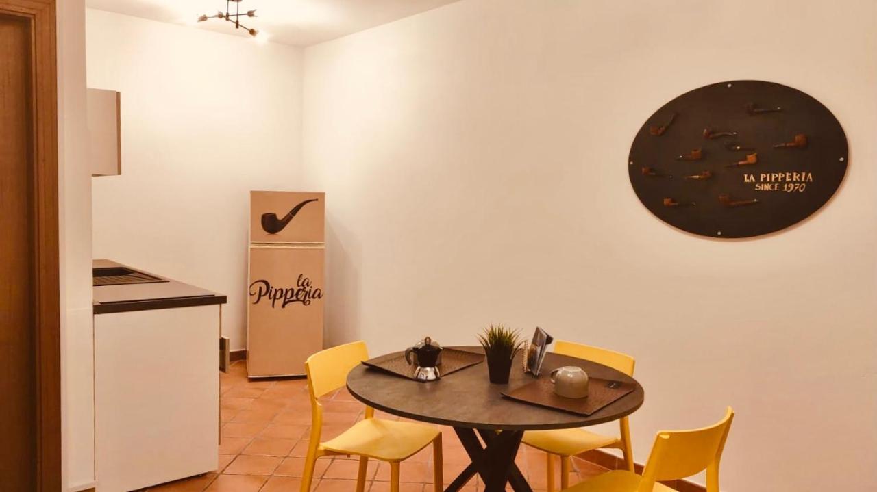 La Pipperia Apartments Ашеа Экстерьер фото
